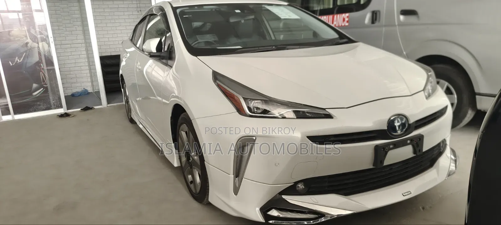 Toyota Prius 2021 Pearl