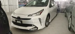 Toyota Prius 2021 Pearl