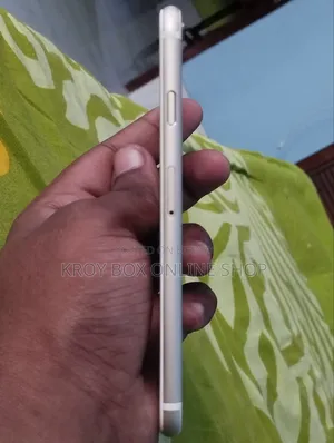Apple iPhone 6s 64 GB Gold