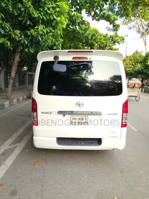 Toyota HiAce 2013 White