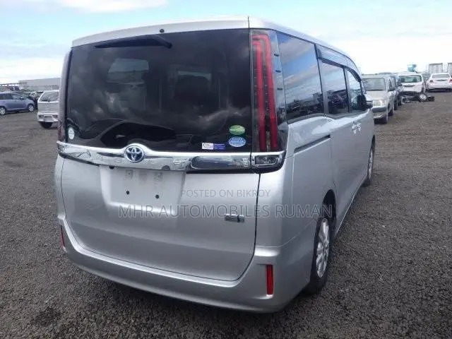 Toyota Noah 1.8 FWD Hybrid (7 Seater) 2021 White