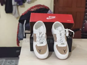 পুরুষদের স্নিকার্স