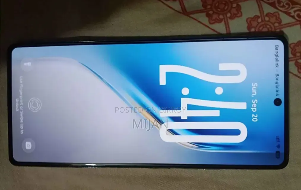 নতুন টেকনো ক্যামন ৪০ ২৫৬ জিবি গোল্ড