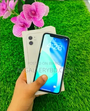 অ্যাপল আইফোন ১১ ৬৪ জিবি হোয়াইট