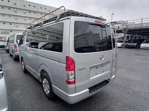 Toyota HiAce 2021 Silver