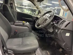 Toyota HiAce 2021 Silver