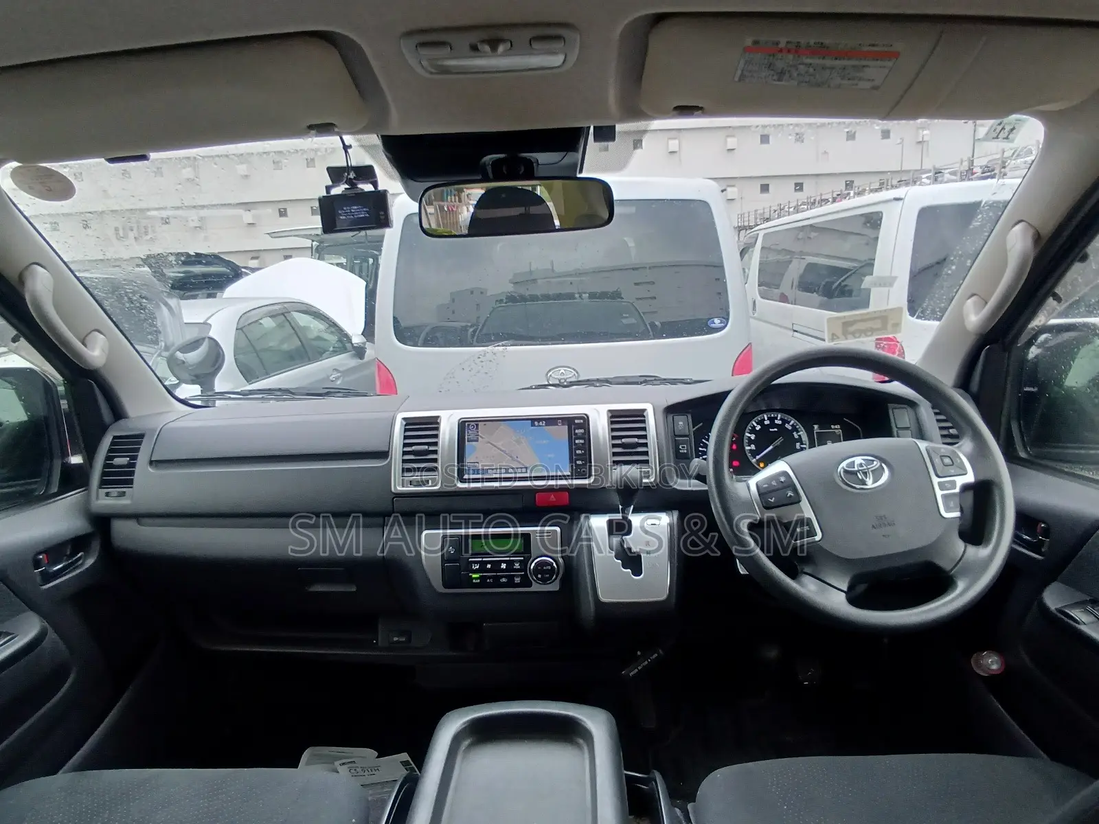 Toyota HiAce 2021 Silver