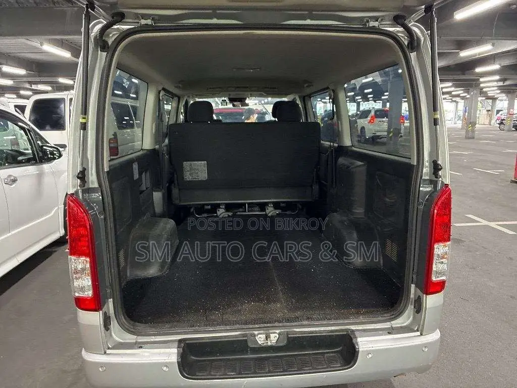 Toyota HiAce 2021 Silver