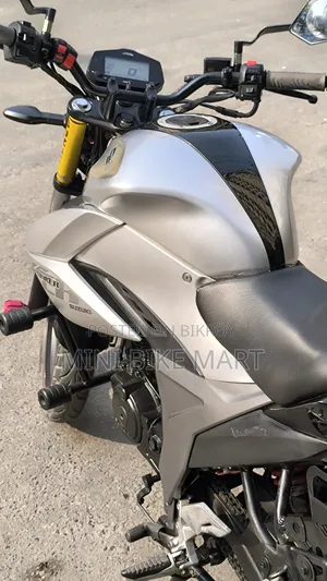 Suzuki Gixxer 2022 Silver