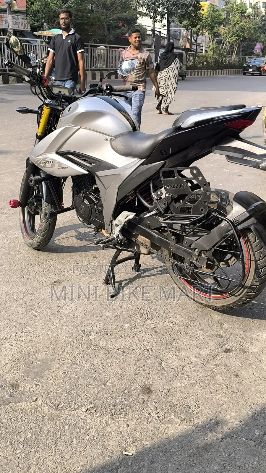 সুজুকি গিক্সার ২০২২ সিলভার