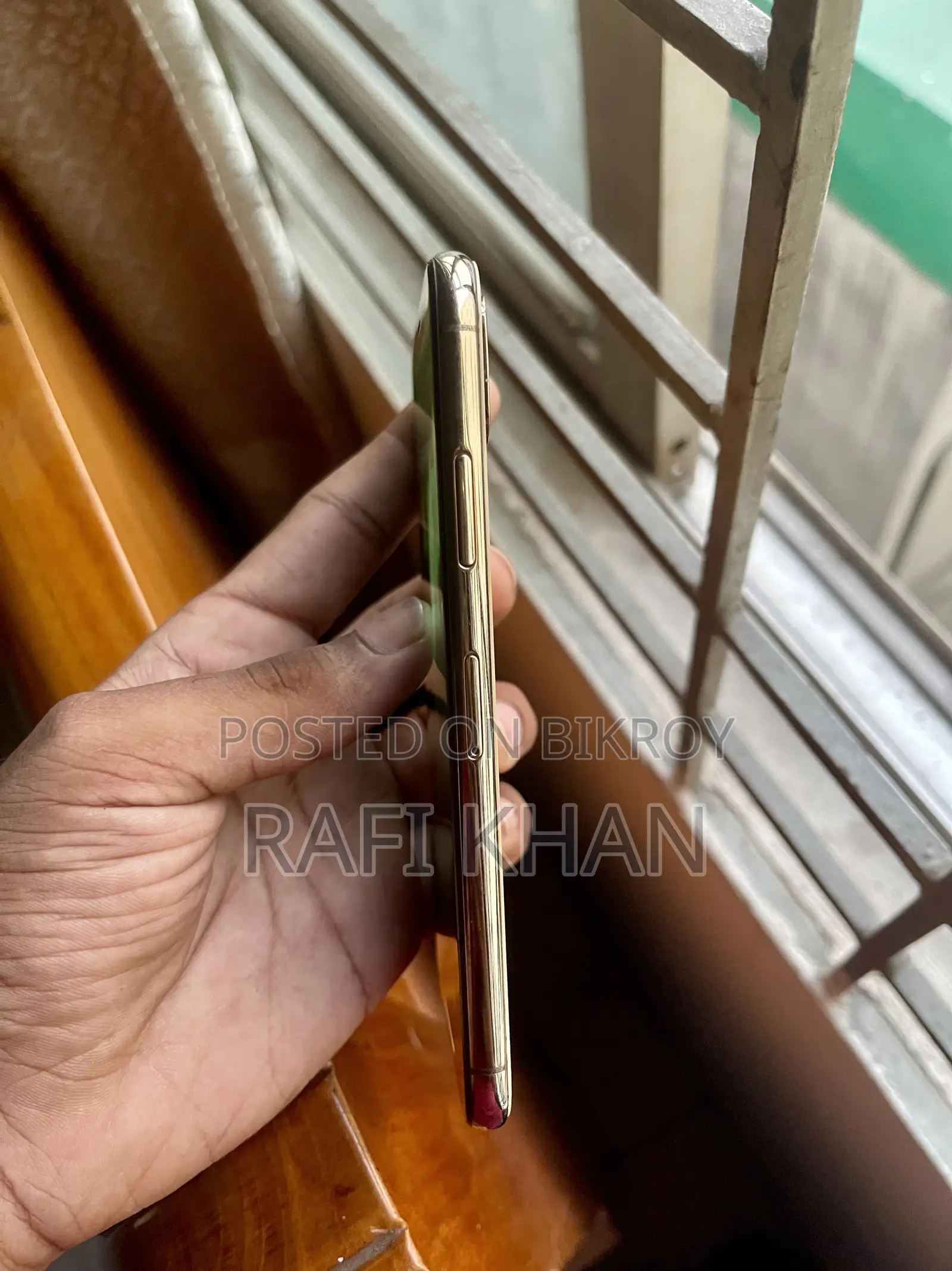 অ্যাপল আইফোন এক্সএস ২৫৬ জিবি গোল্ড