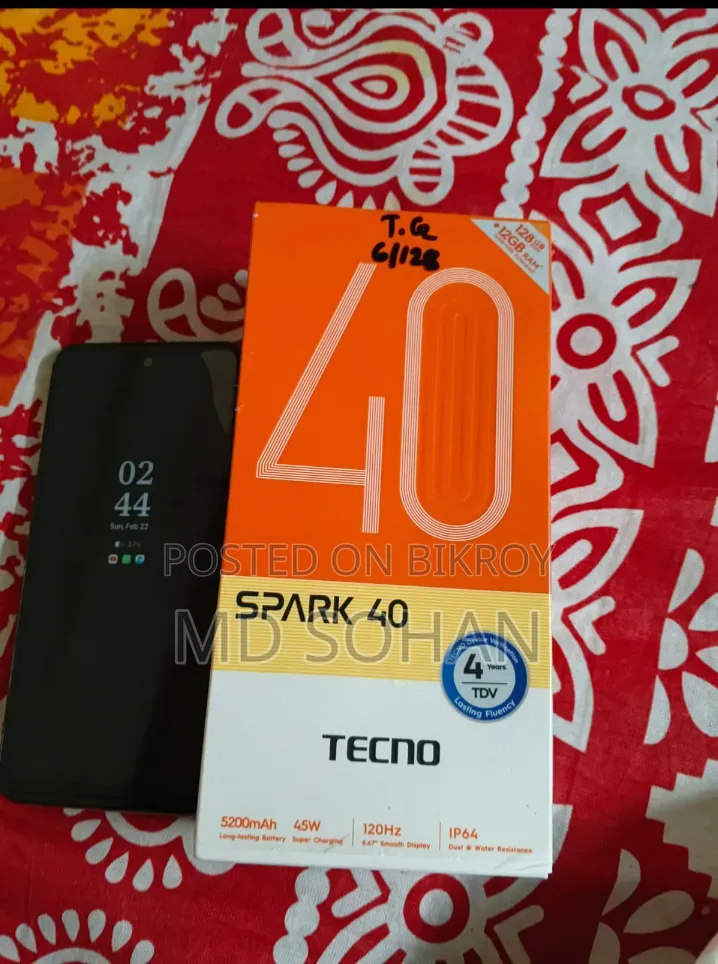 Tecno Spark 40 128 GB Silver