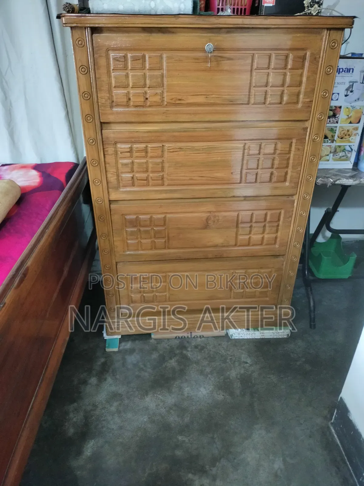 একটি সেগুন কাঠের ওয়ারড্রব বিক্রি হবে। সেগুন কাঠের