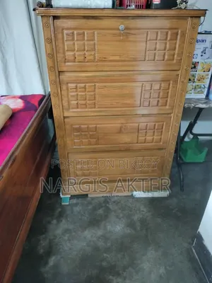 একটি সেগুন কাঠের ওয়ারড্রব বিক্রি হবে। সেগুন কাঠের