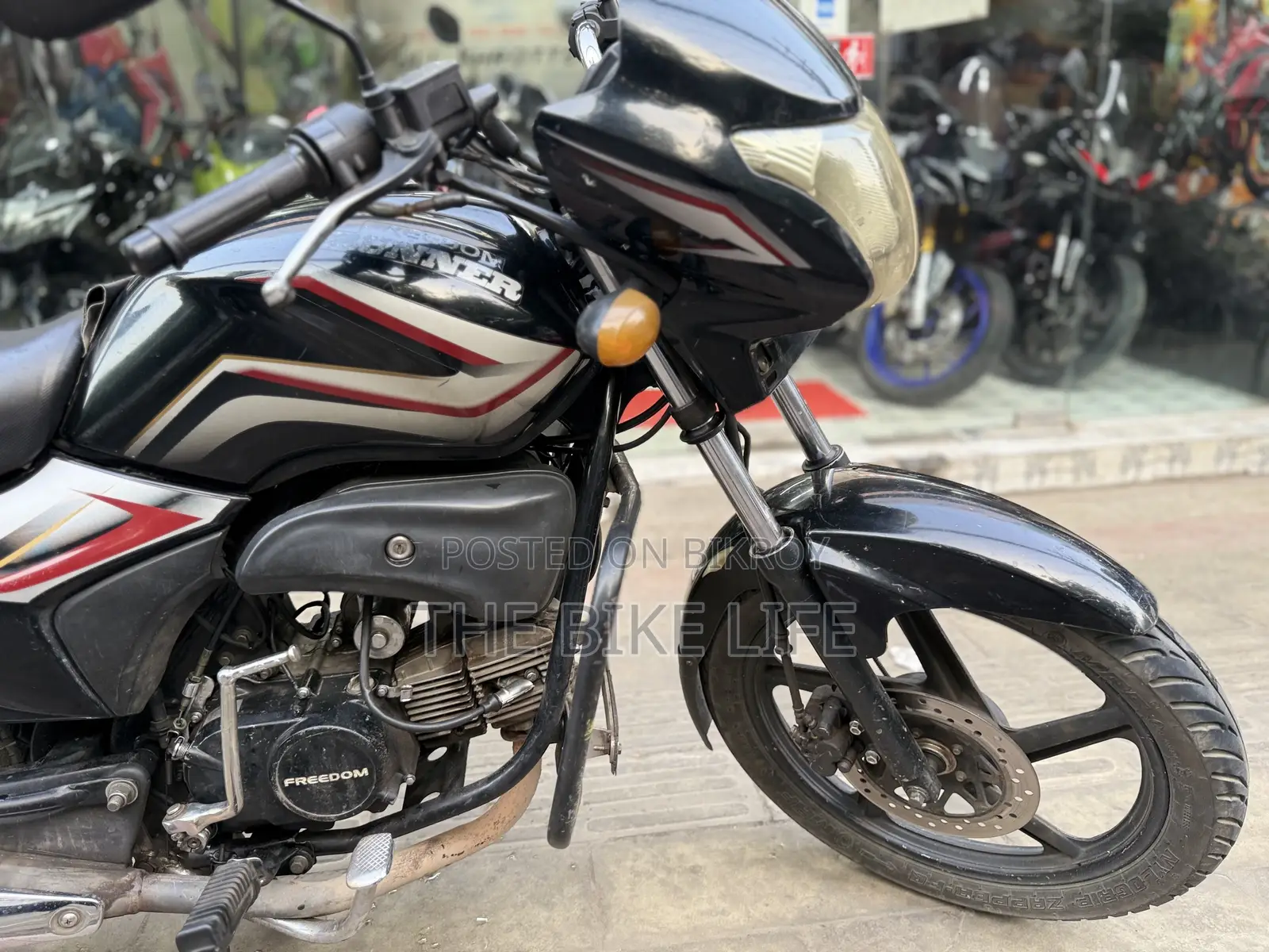 Runner Royal+ V2 2017 কালো