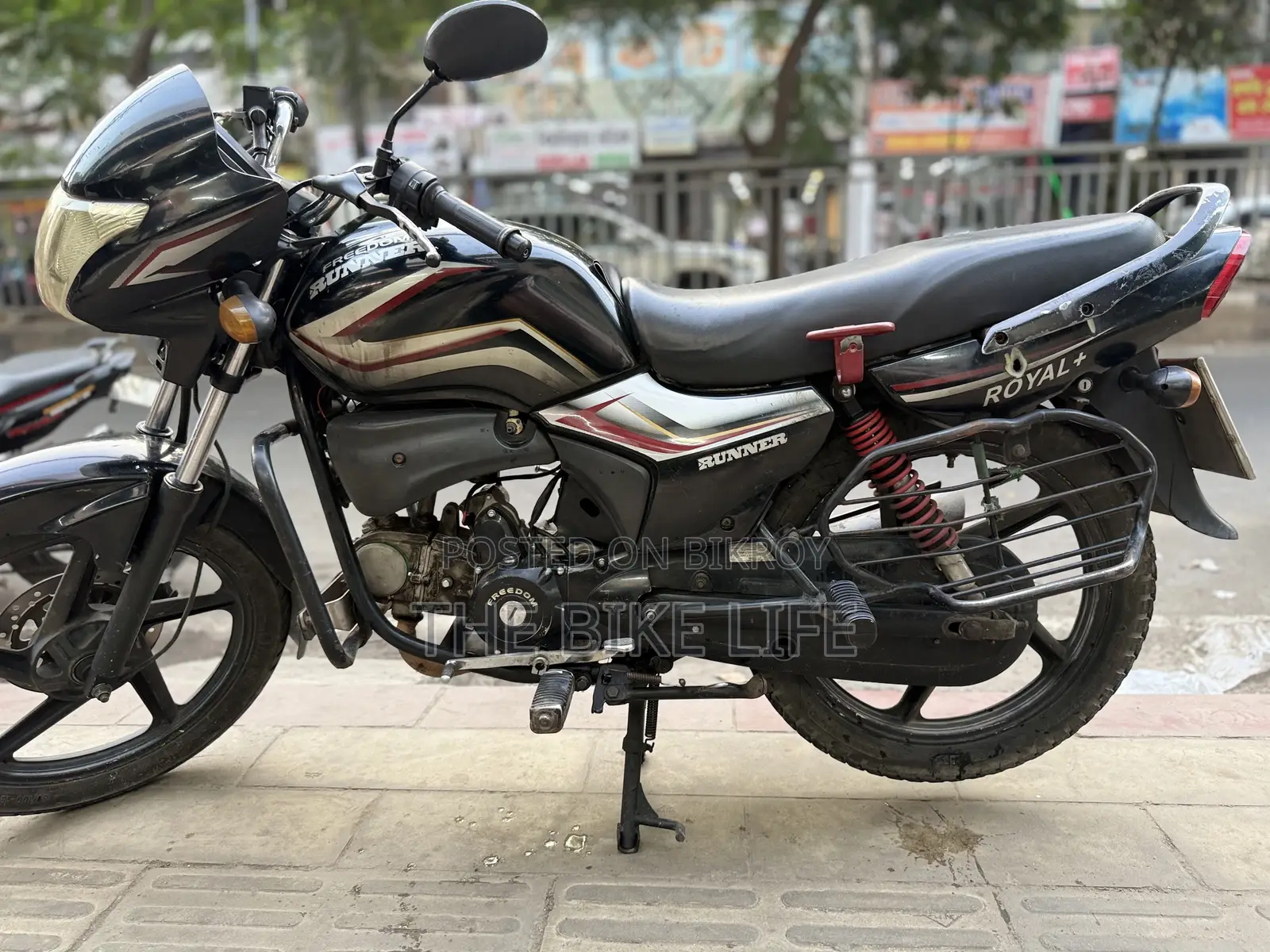 Runner Royal+ V2 2017 কালো