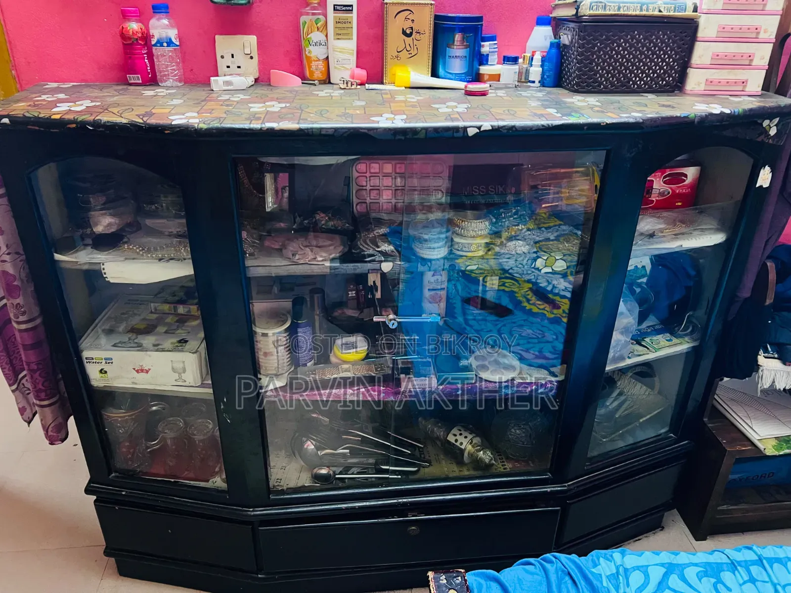 Show Case Glass