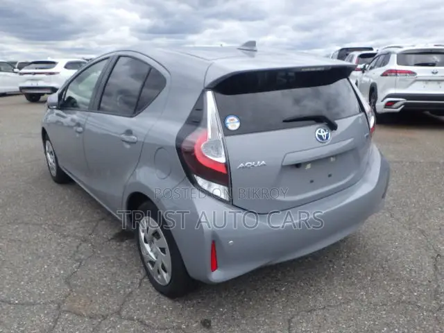 Toyota Aqua 2021 Gray