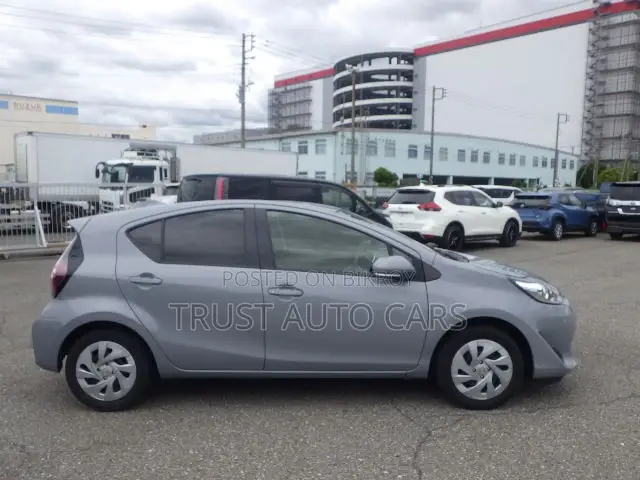Toyota Aqua 2021 Gray