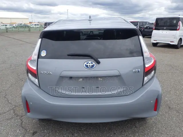 Toyota Aqua 2021 Gray