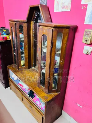 ড্রেসিং টেবিল