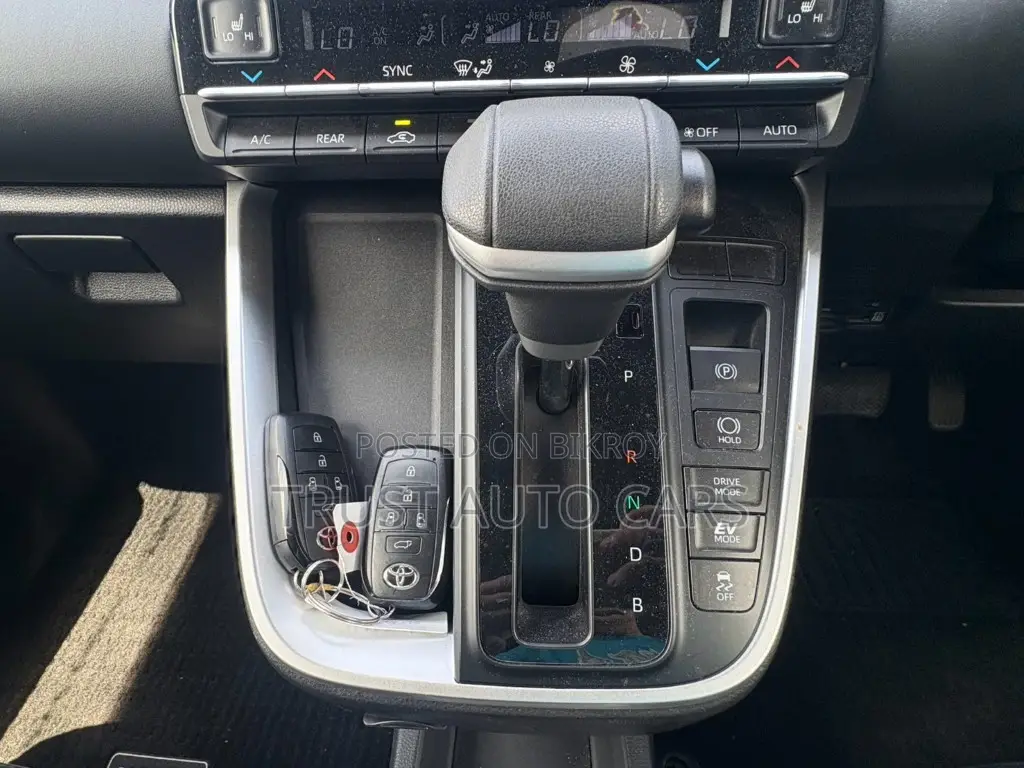 Toyota Noah 2023 Gray