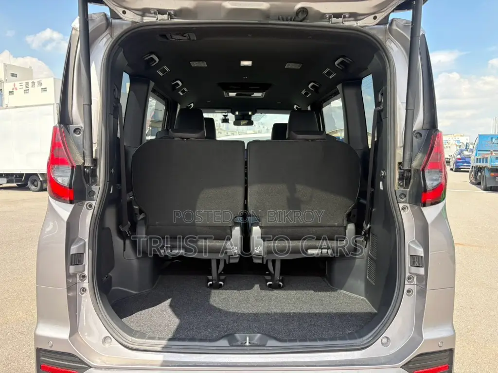 Toyota Noah 2023 Gray