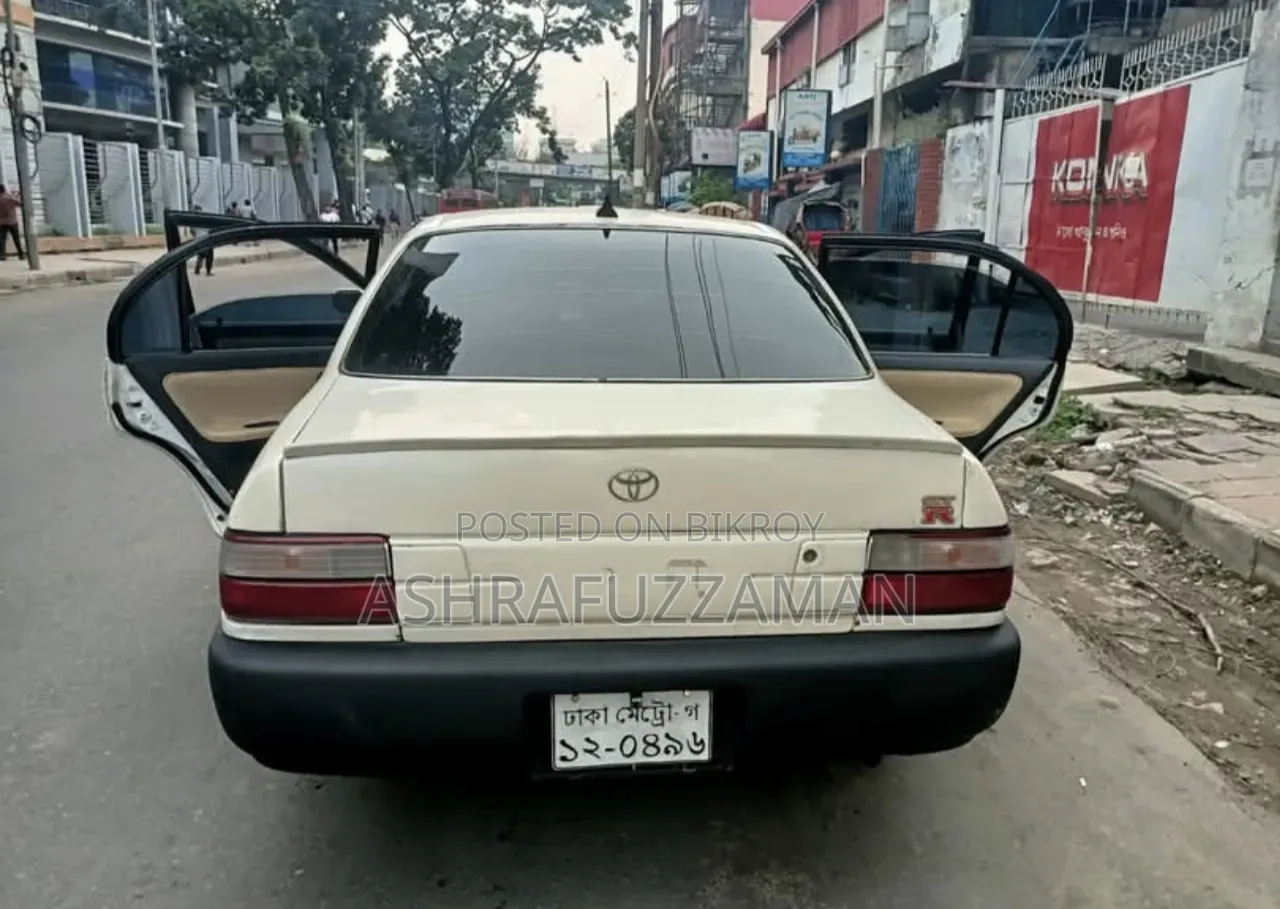টয়োটা টি১০০ ১৯৯২ সাদা