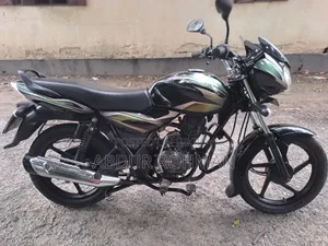 বাজাজ ডিসকভার ১০০ ২০১৭ ব্ল্যাক