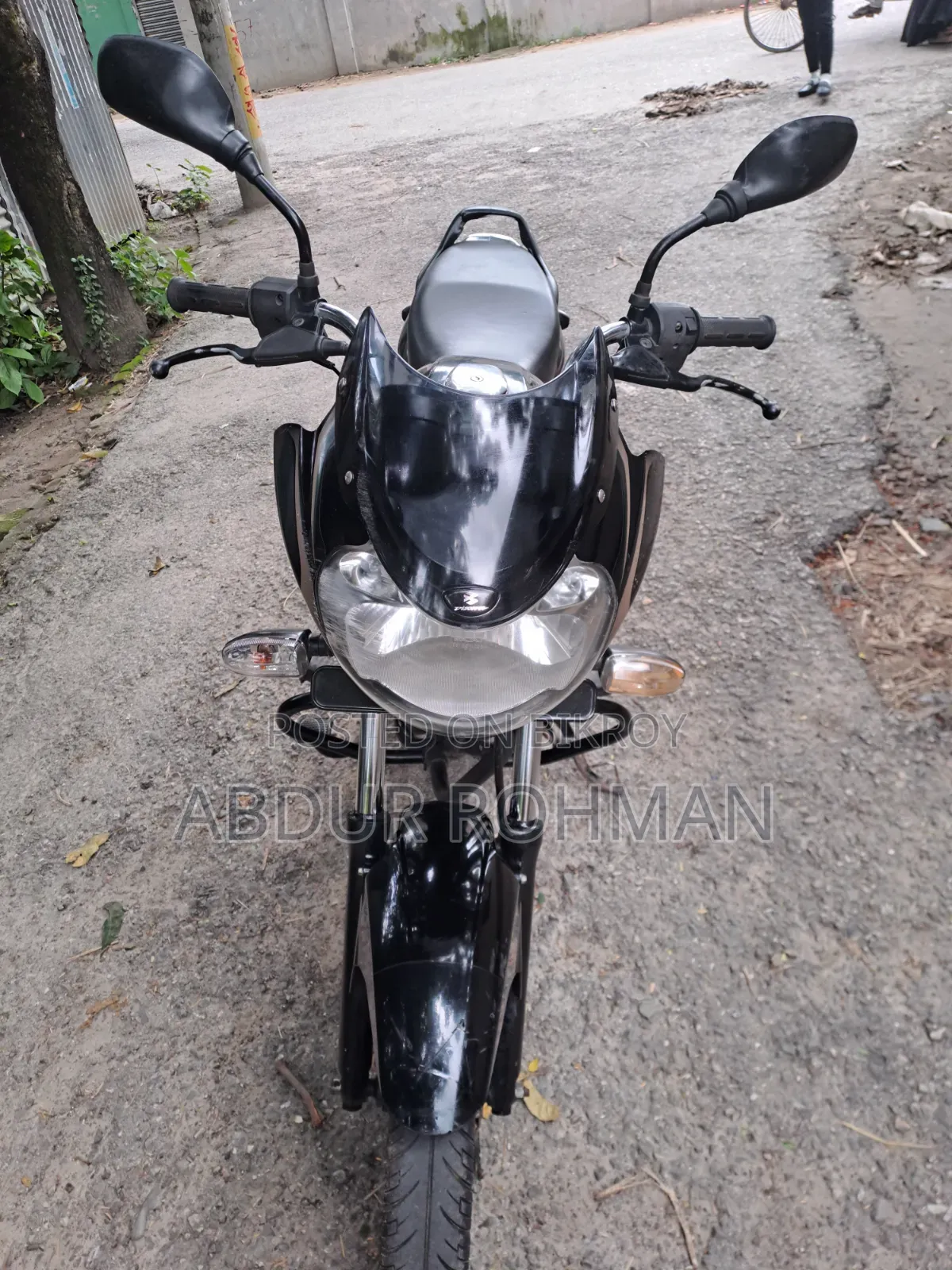 বাজাজ ডিসকভার ১০০ ২০১৭ ব্ল্যাক