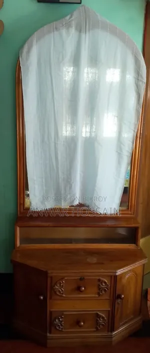 ড্রেসিং টেবিল