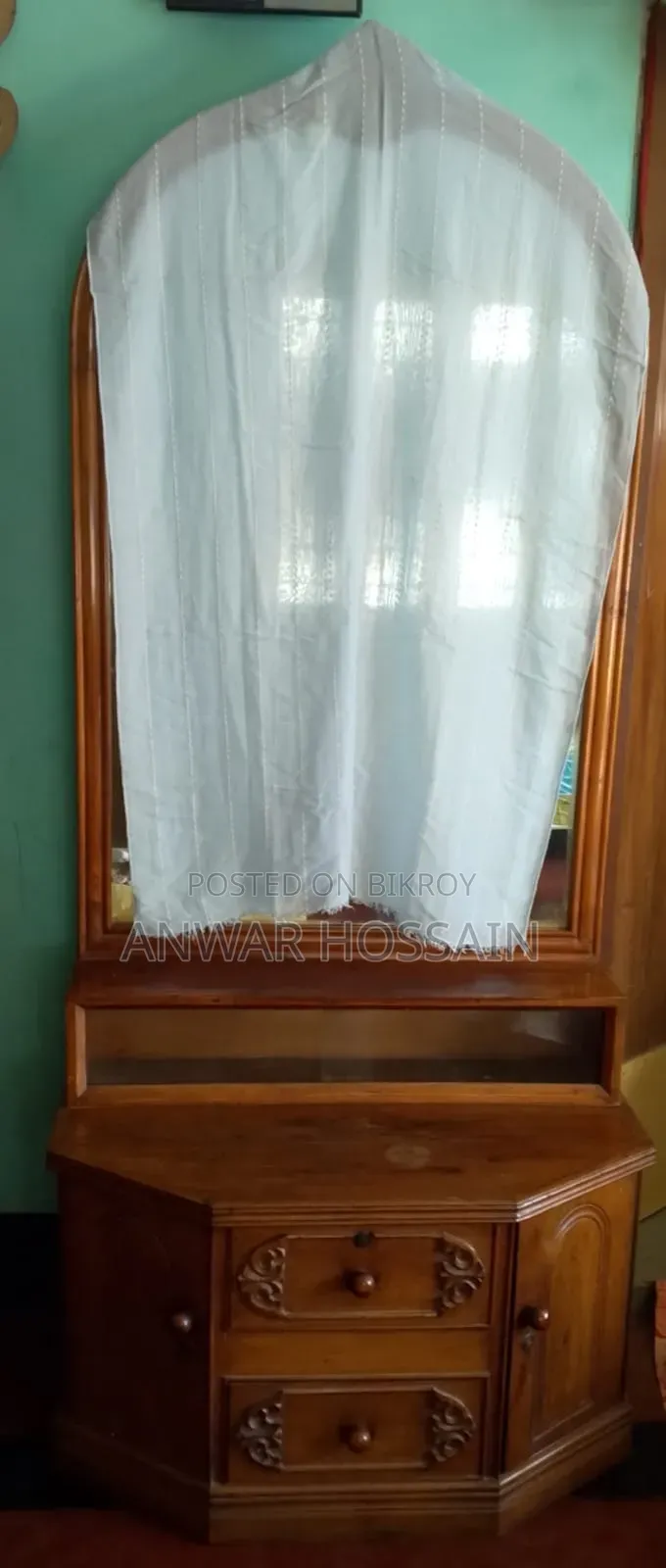 ড্রেসিং টেবিল