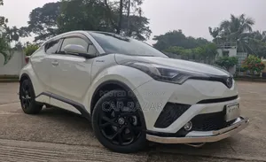 Toyota C-HR LE Front-Wheel Drive 2019 White