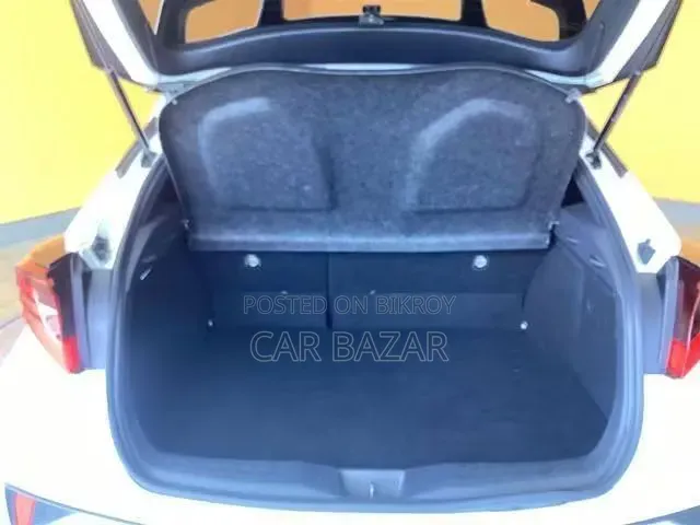 Toyota C-HR LE Front-Wheel Drive 2019 White
