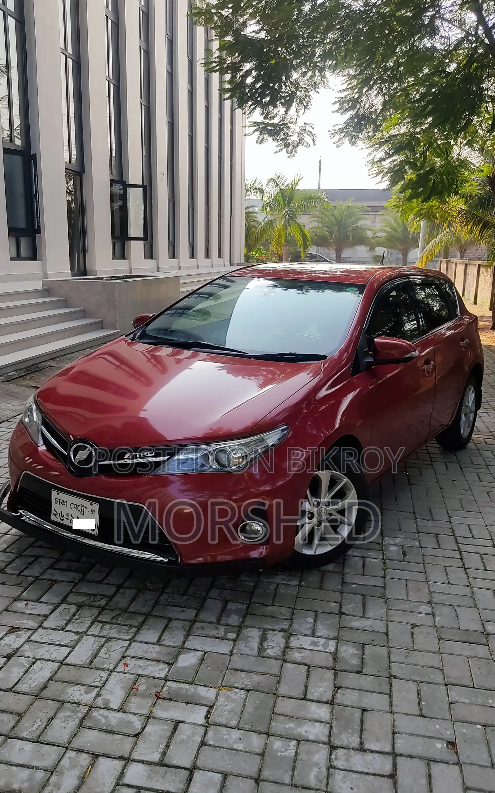 Toyota Auris 2013 Red
