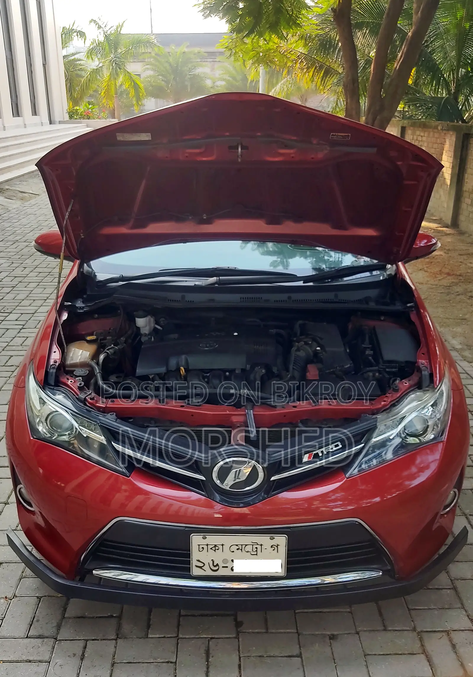 Toyota Auris 2013 Red