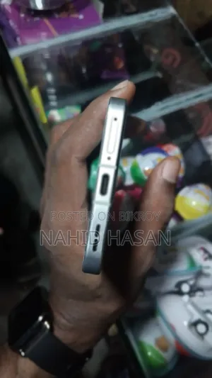 অপ্পো রেনো১৩ ৫জি ২৫৬ জিবি হোয়াইট