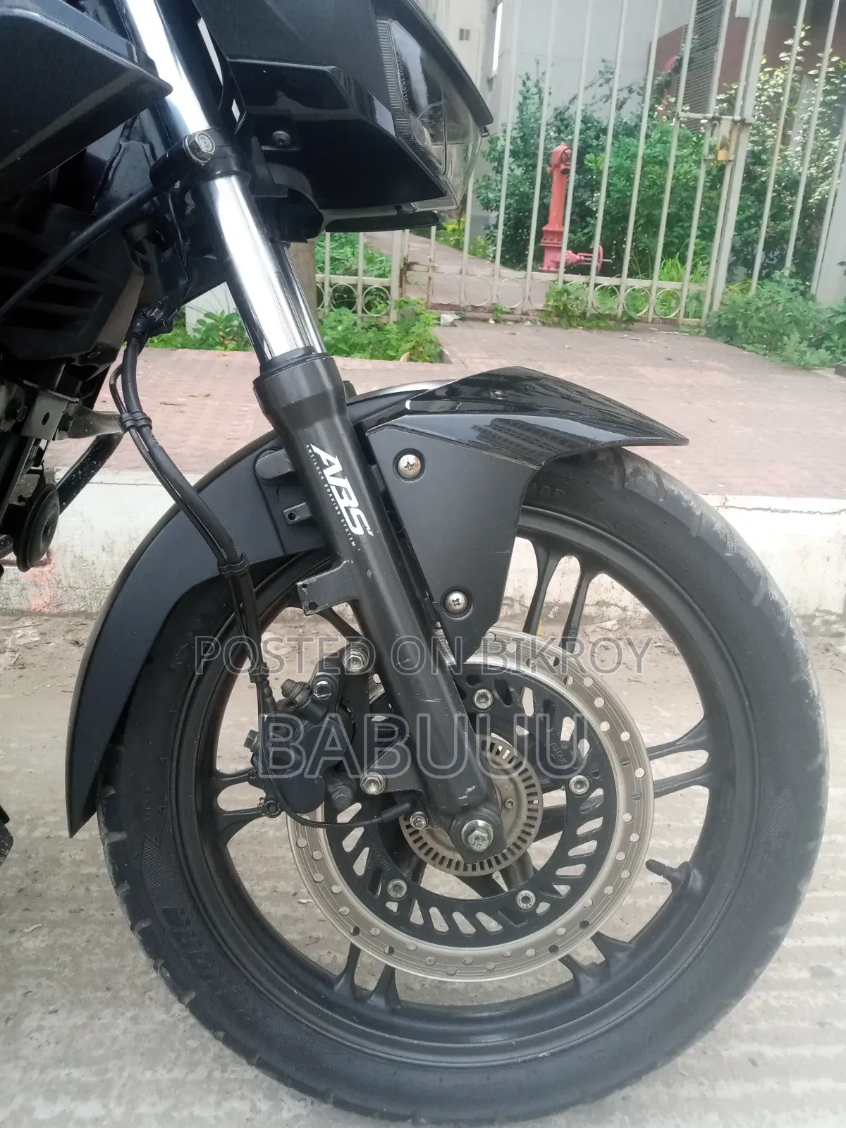 হিরো এক্সট্রিম ১২৫আর ২০২৫ কালো