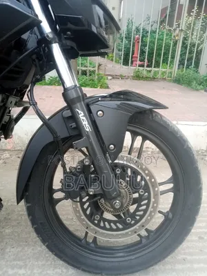হিরো এক্সট্রিম ১২৫আর ২০২৫ কালো