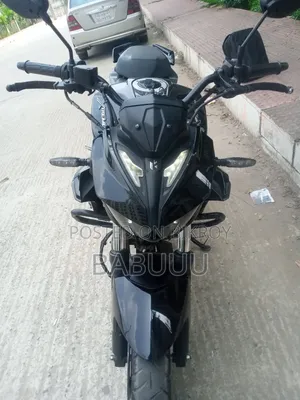 হিরো এক্সট্রিম ১২৫আর ২০২৫ কালো