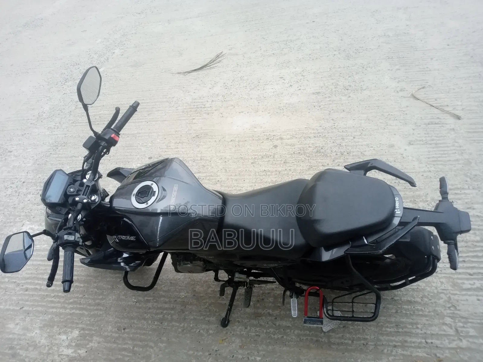 হিরো এক্সট্রিম ১২৫আর ২০২৫ কালো