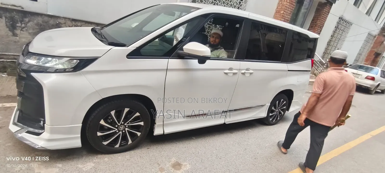 Toyota Noah 2023 Pearl