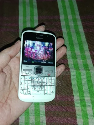 Nokia E5 White