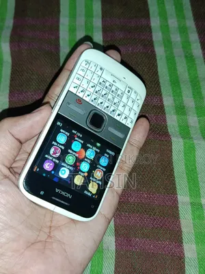 Nokia E5 White