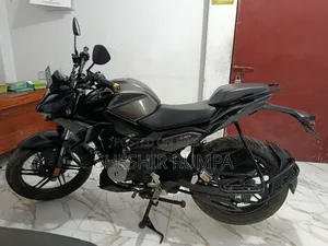 হিরো এক্সট্রিম ১২৫আর ২০২৫ ব্ল্যাক
