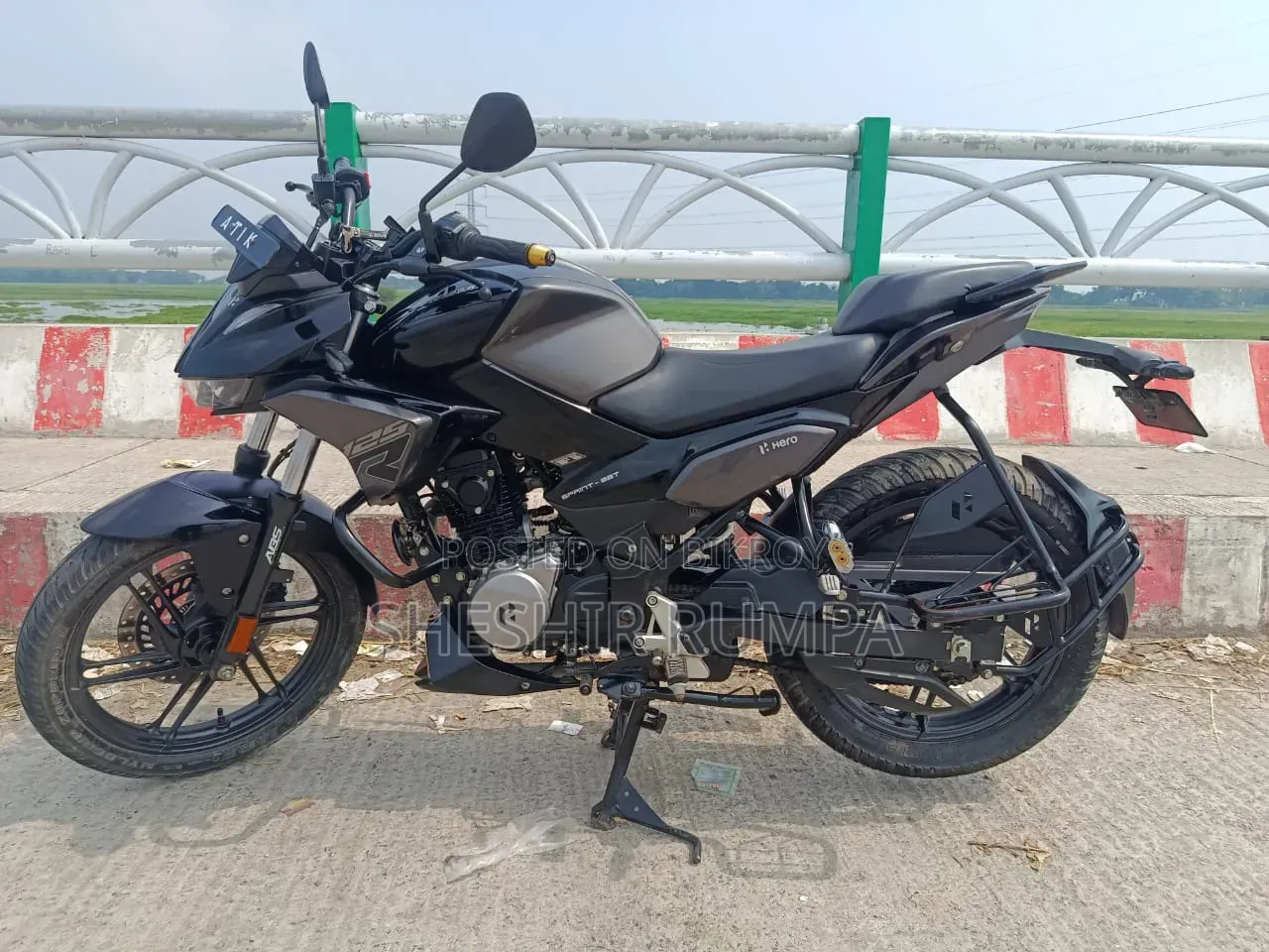 হিরো এক্সট্রিম ১২৫আর ২০২৫ ব্ল্যাক