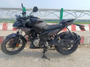 হিরো এক্সট্রিম ১২৫আর ২০২৫ ব্ল্যাক