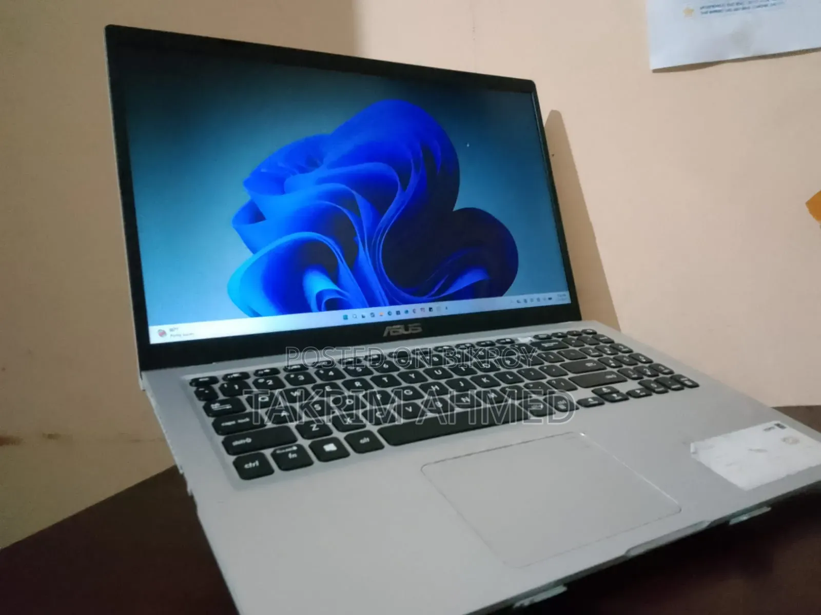 Laptop Asus Vivobook 15 4GB Intel Celeron HDD 1TB