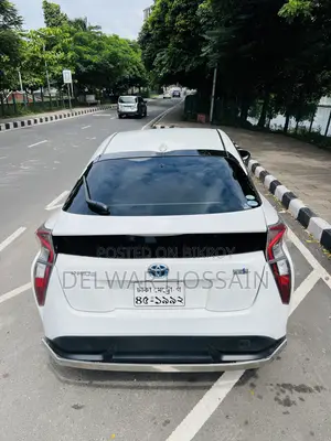 Toyota Prius 2016 Pearl