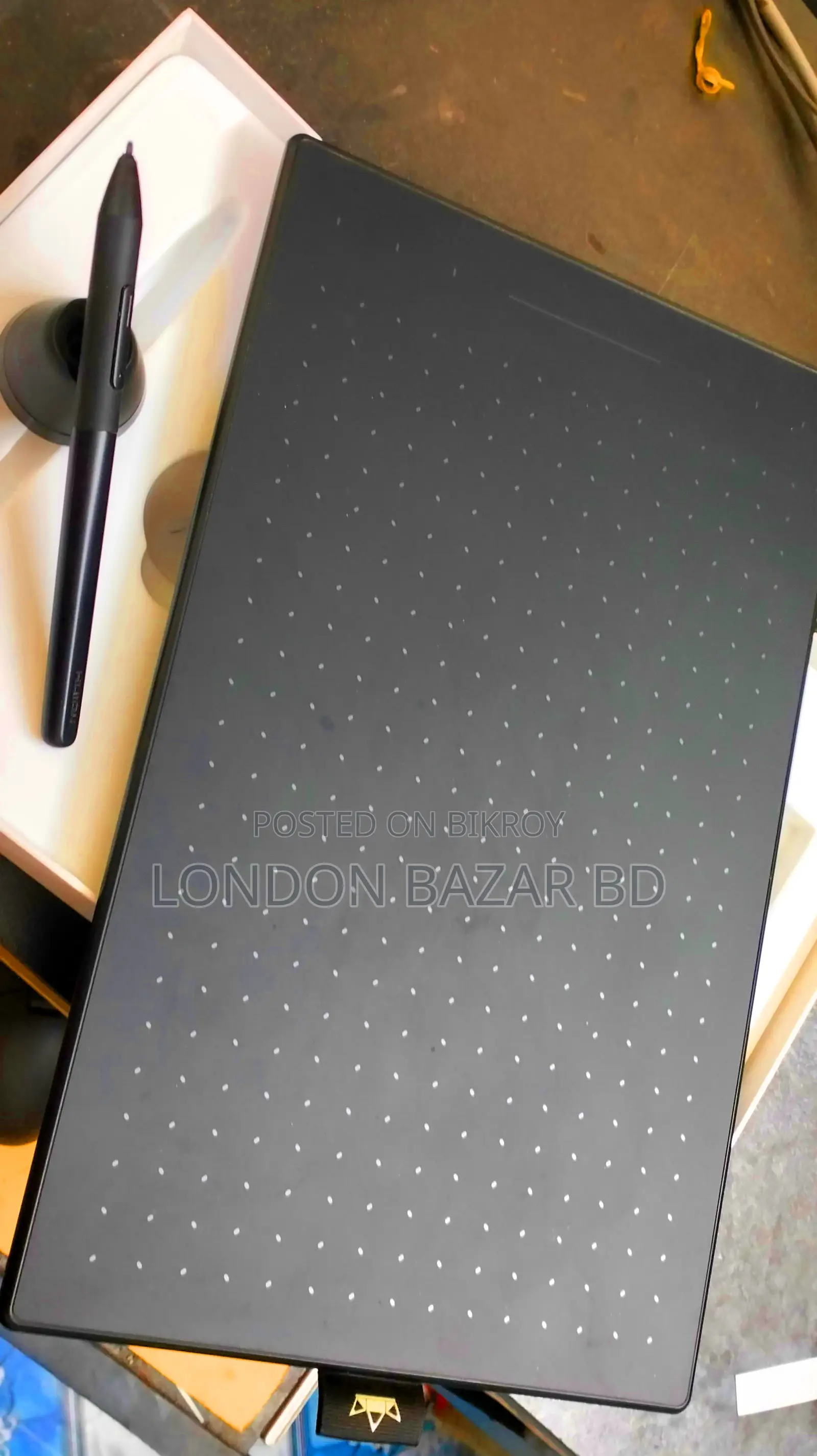 For Sale | Huion Inspiroy RTP-700 Graphics Drawing Tablet
